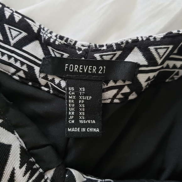 Tribal Pattern Shorts XS - Picture 3 of 6